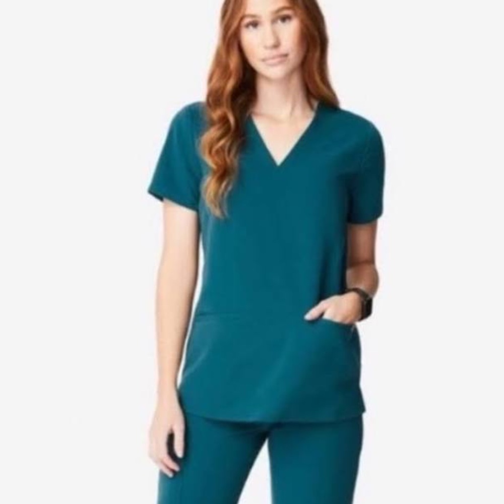 Figs Casma 3 Pocket Scrub Top XS
